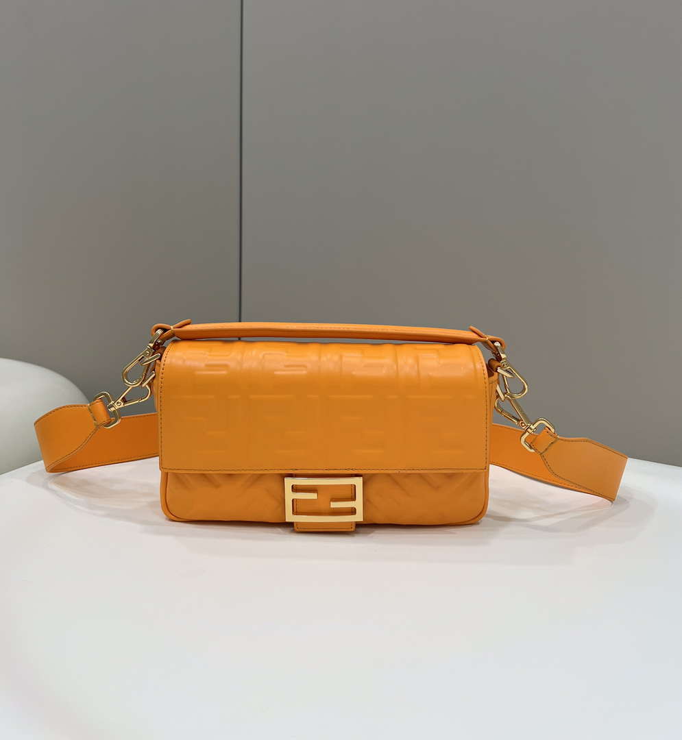 fendi-8br600-baguette-medium-orange-leather-0135m-bag-001-luxi.com.ru