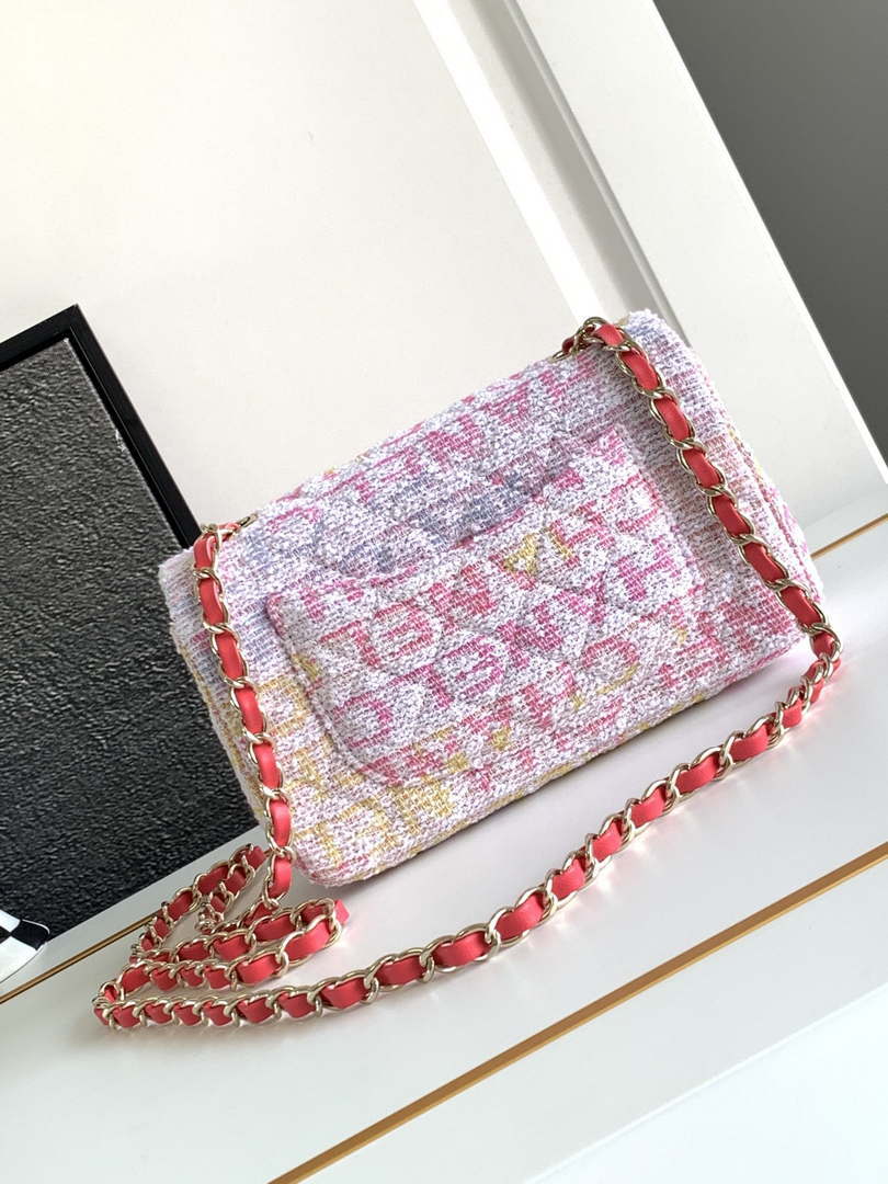 chanel-as1116-24c-mini-flap-bag-20cm-a69900-tweed-white-and-red-03-luxi.com.ru